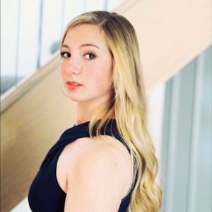 Meet your Posher, Eva